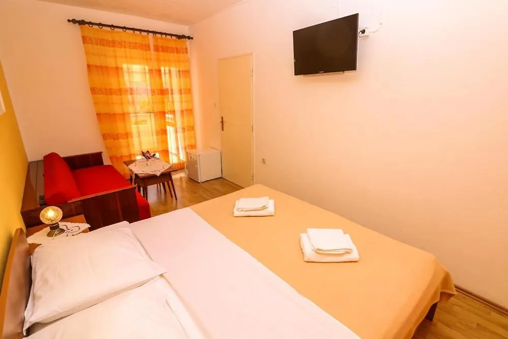 Double Rooms Tomica 2 With Balcony Baska  0*, Baska (Krk)