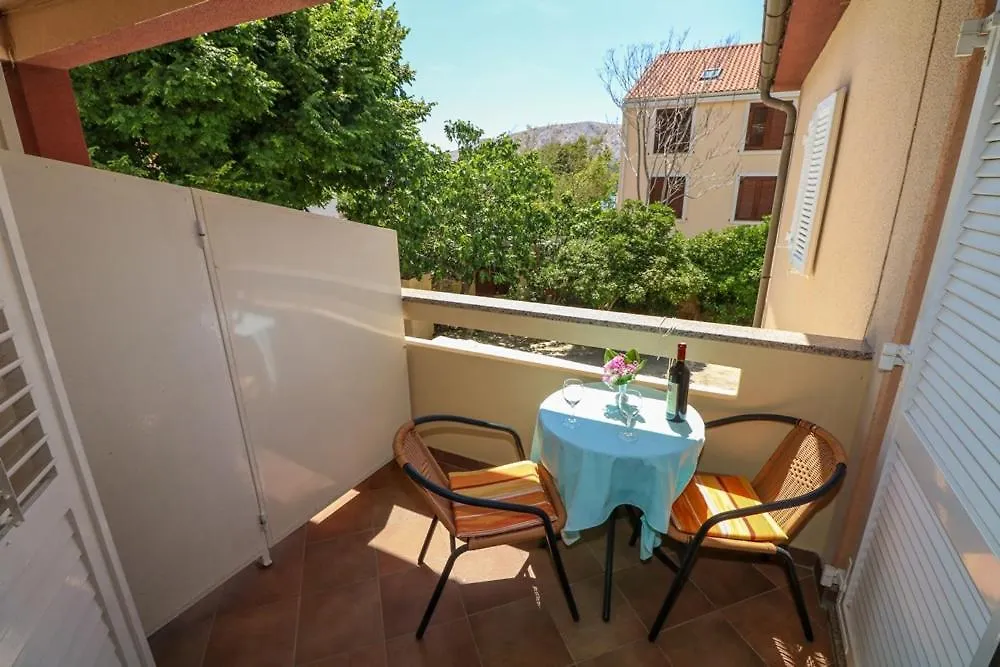 Apartment Double Rooms Tomica 2 With Balcony Baska
