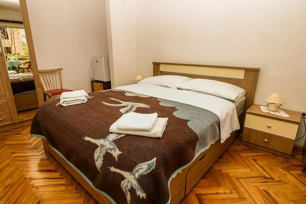 Double Rooms Tomica 2 With Balcony Baska  Apartment