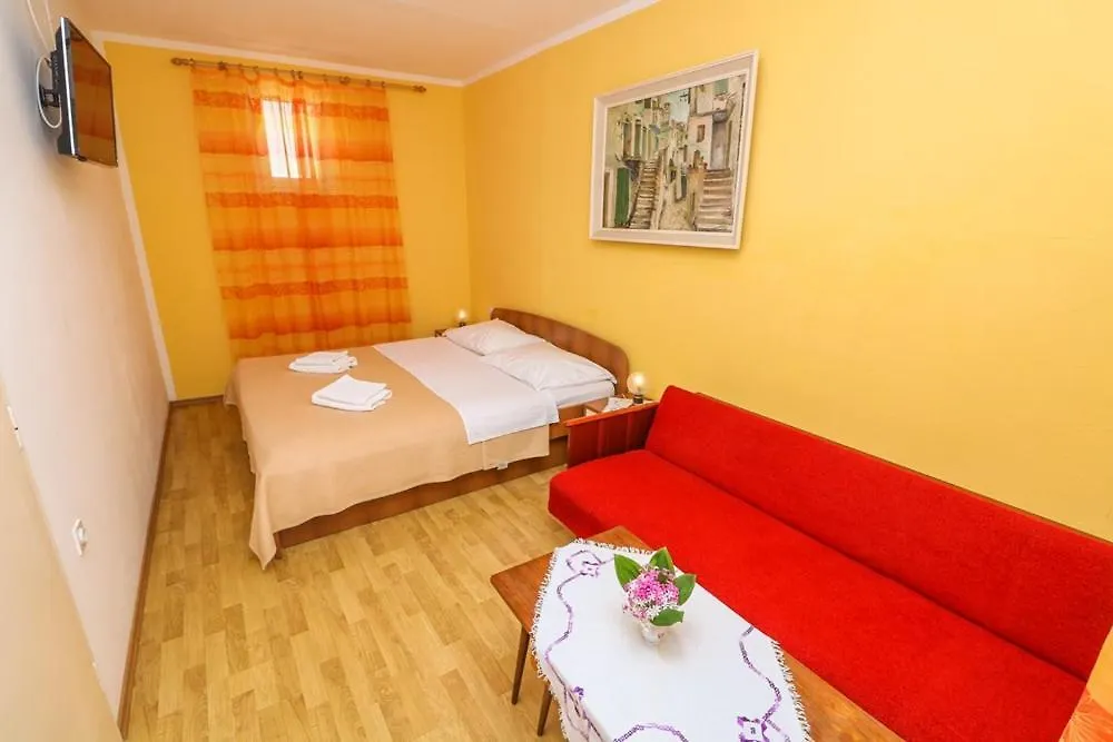 Double Rooms Tomica 2 With Balcony Baska  Apartment Baska (Krk)