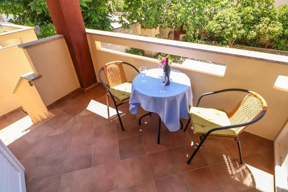 Apartment Double Rooms Tomica 2 With Balcony Baska